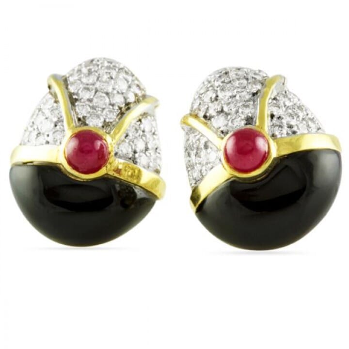 DIAMOND RUBY AND ONYX 18K YELLOW GOLD CLUSTER EARRINGS