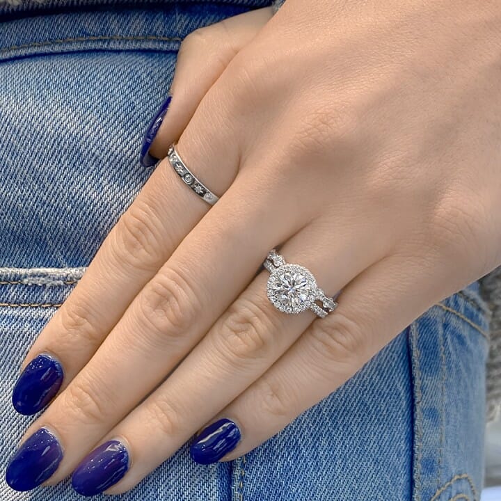 Troosteloos Correctie Fabrikant 1.5 carat Round Lab Grown Diamond Halo Ring | Lauren B Jewelry