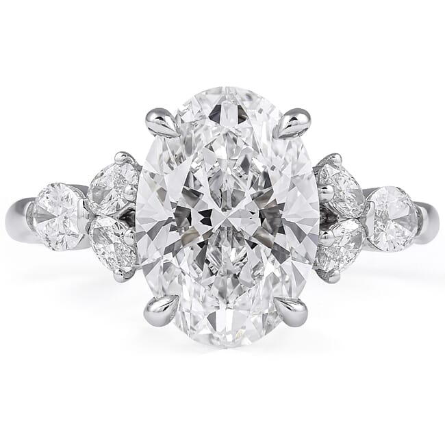 https://ctageadm.sirv.com/media/catalog/product/l/r/lr-225_oval_with_small_oval_side_diamonds.jpg
